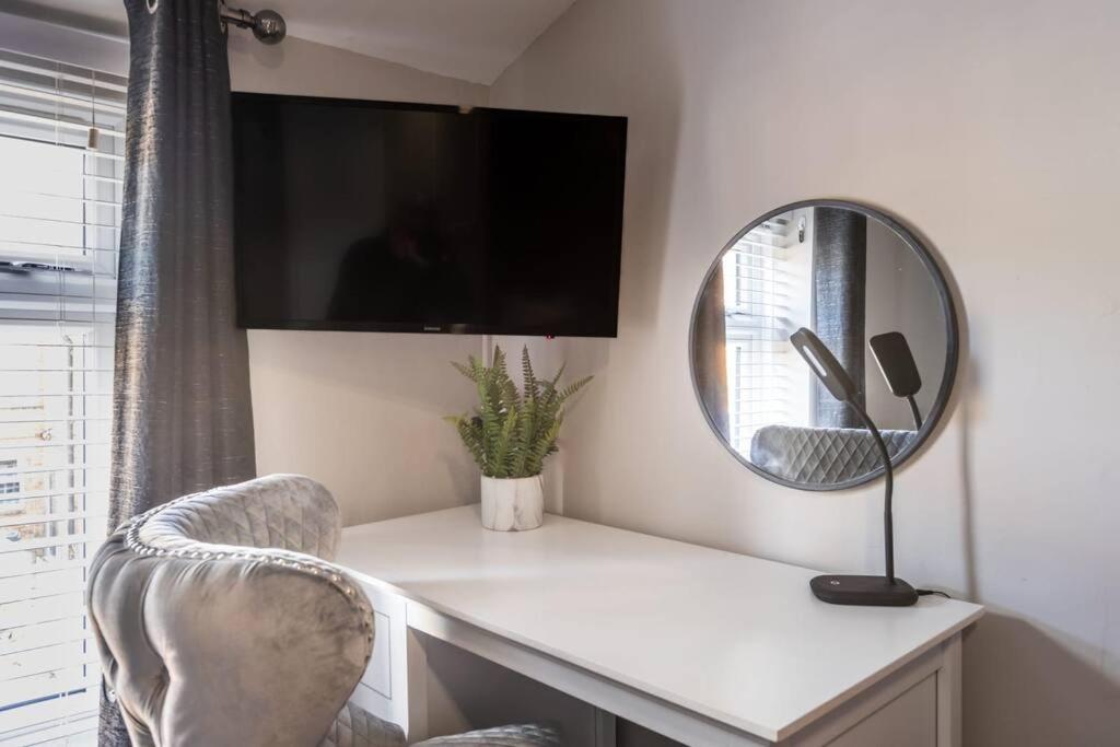 Rugby Coach House, Central Location, 5 Star Rating Eksteriør billede
